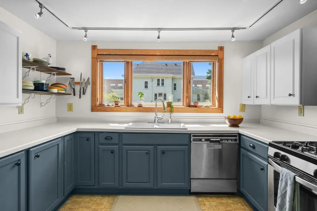 916 Giles Street, Stoughton