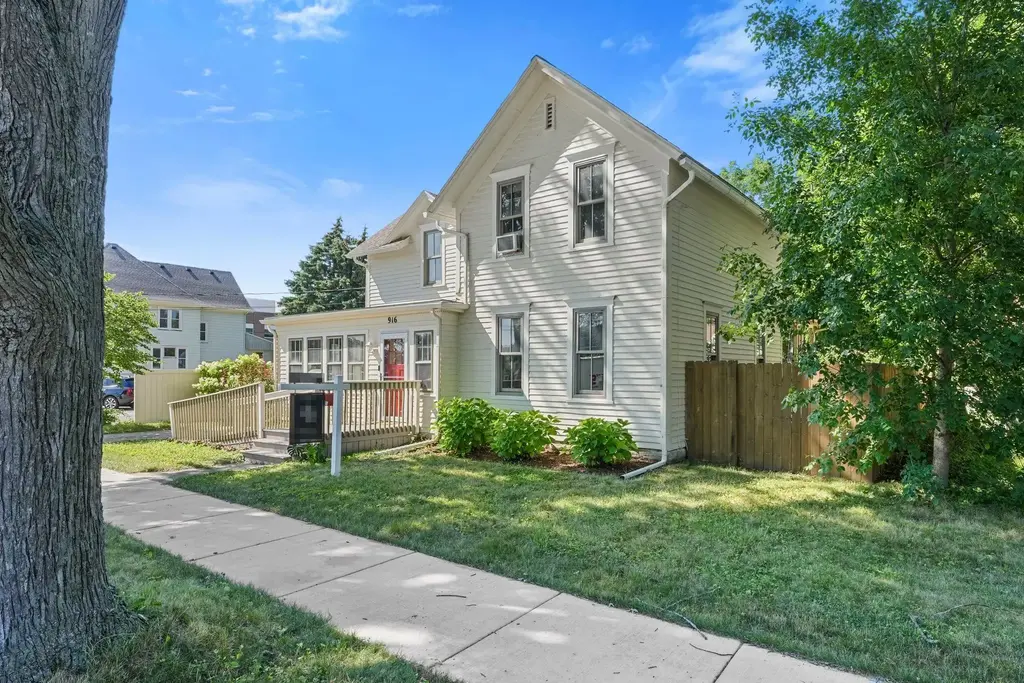 916 Giles Street, Stoughton