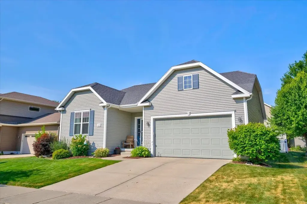 1320 Blazingstar Lane, Sun Prairie
