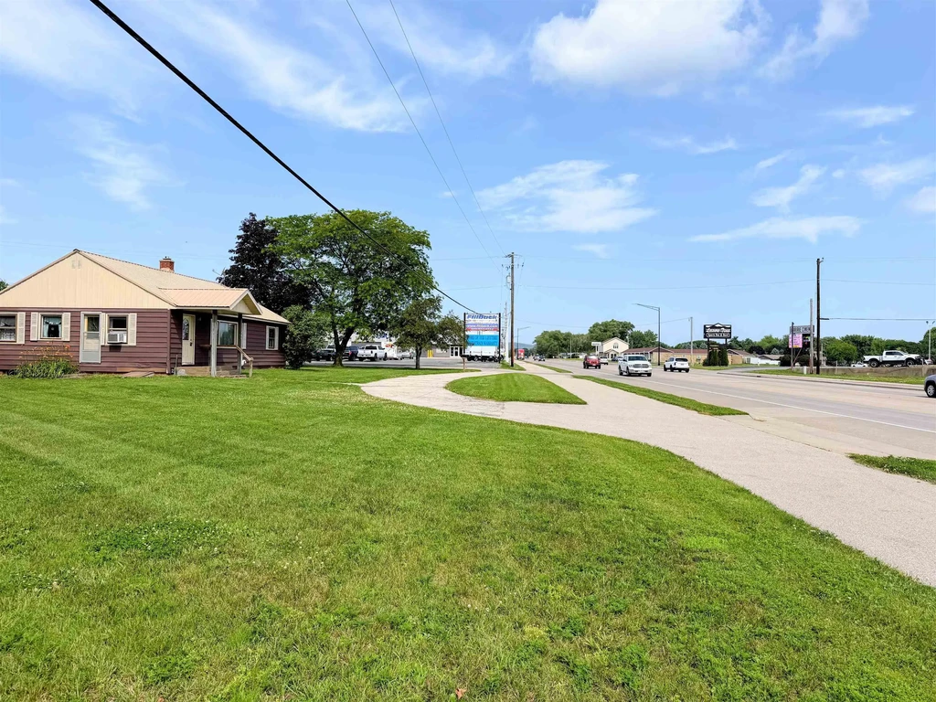 1733 S Marquette Road, Prairie Du Chien