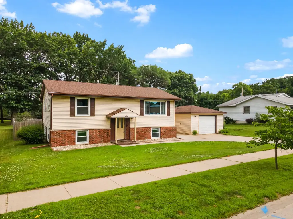429 E Albert Street, Portage