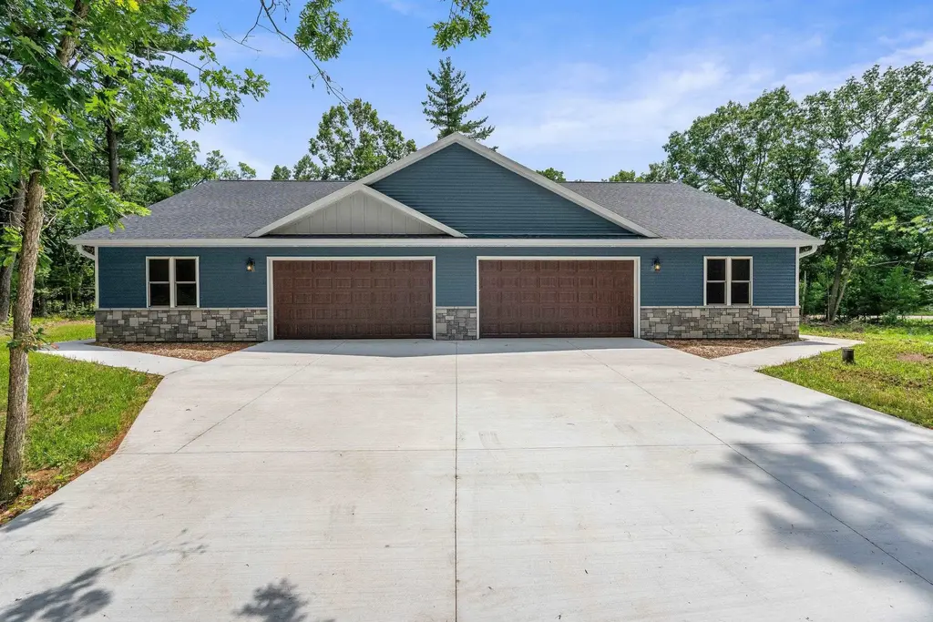 W6513 Woodhaven Circle, Marion