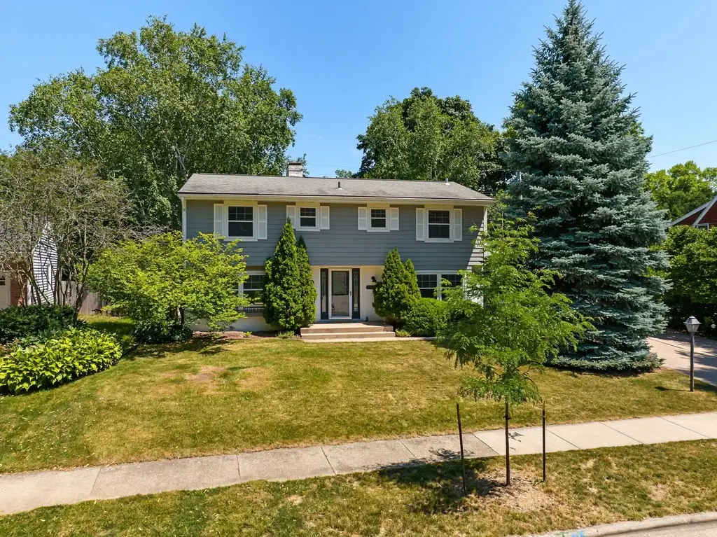 101 Carillon Drive, Madison
