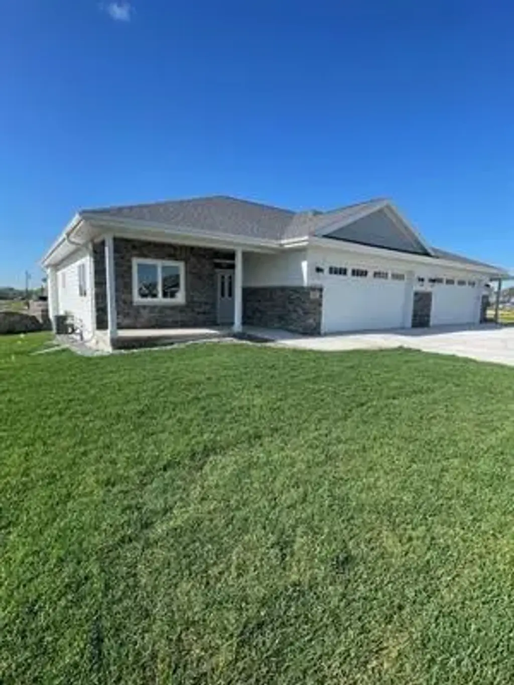 825-827 Vineyard Court, Cambridge