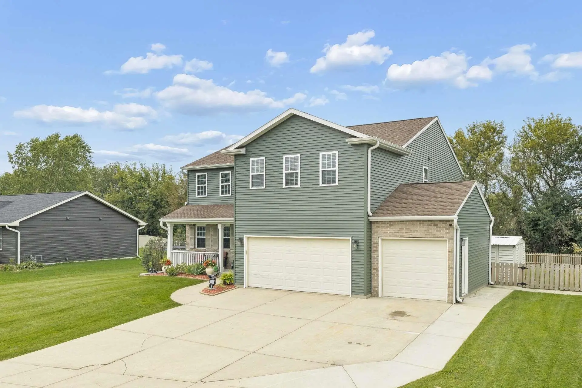 Photo of Listing #2027467