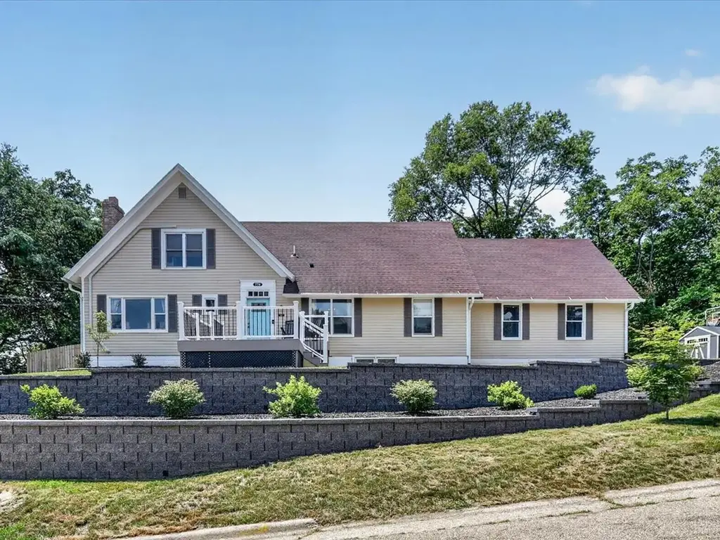 778 S Garfield Avenue, Janesville