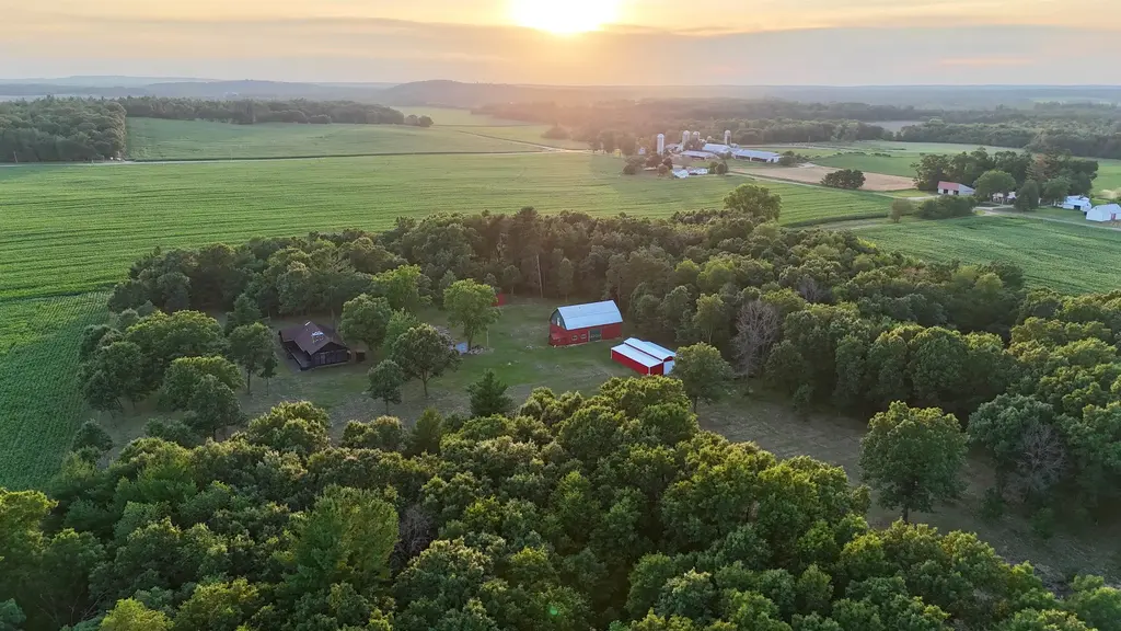 W5587 County Road Z, Newton