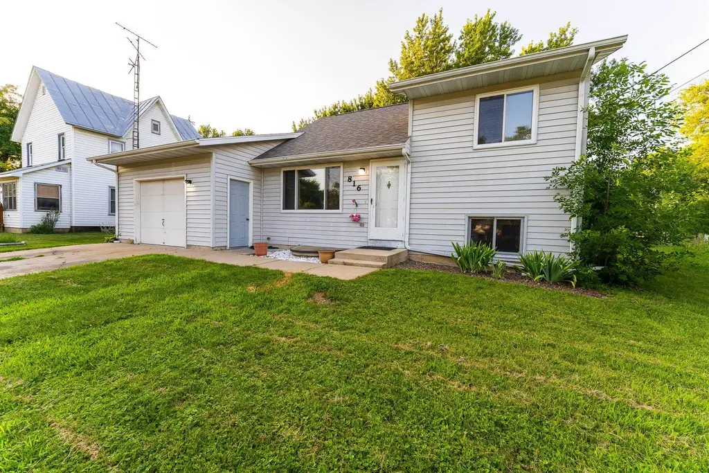 816 Central Avenue, Sparta