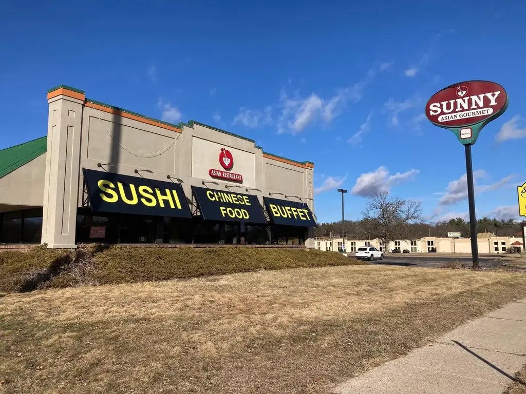 811 N Frontage Road, Wisconsin Dells