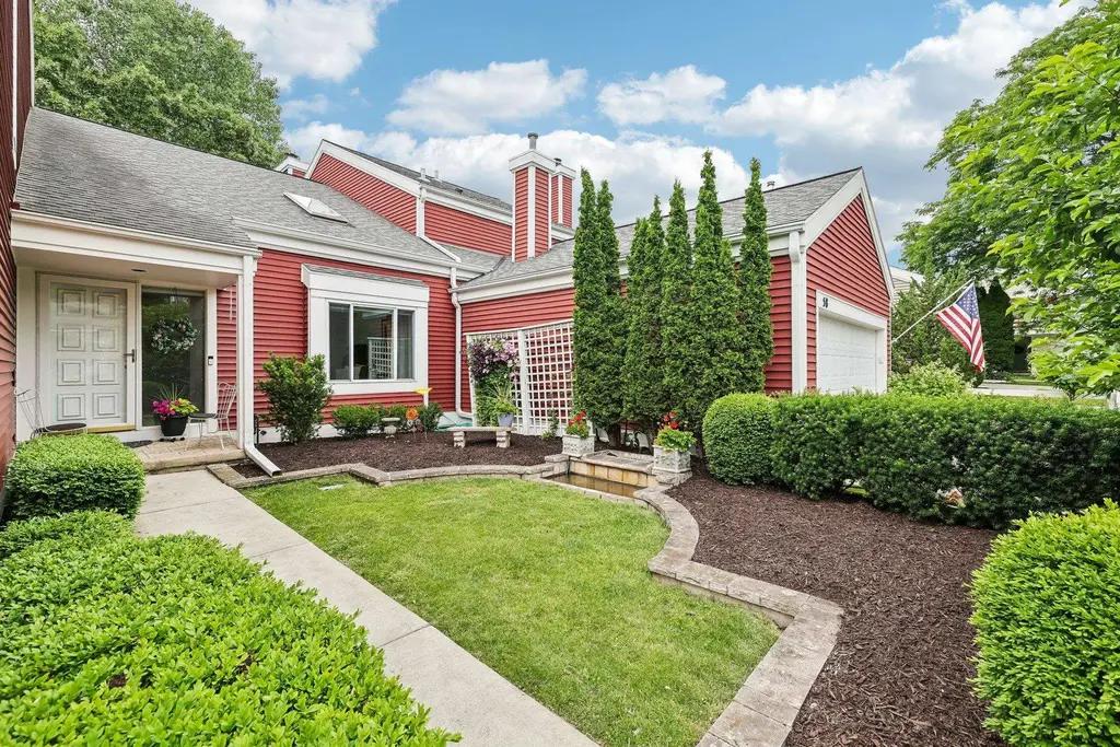 60 Oak Creek Trail, Madison