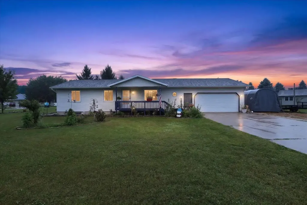 W416 Red Cedar Lane, Decatur