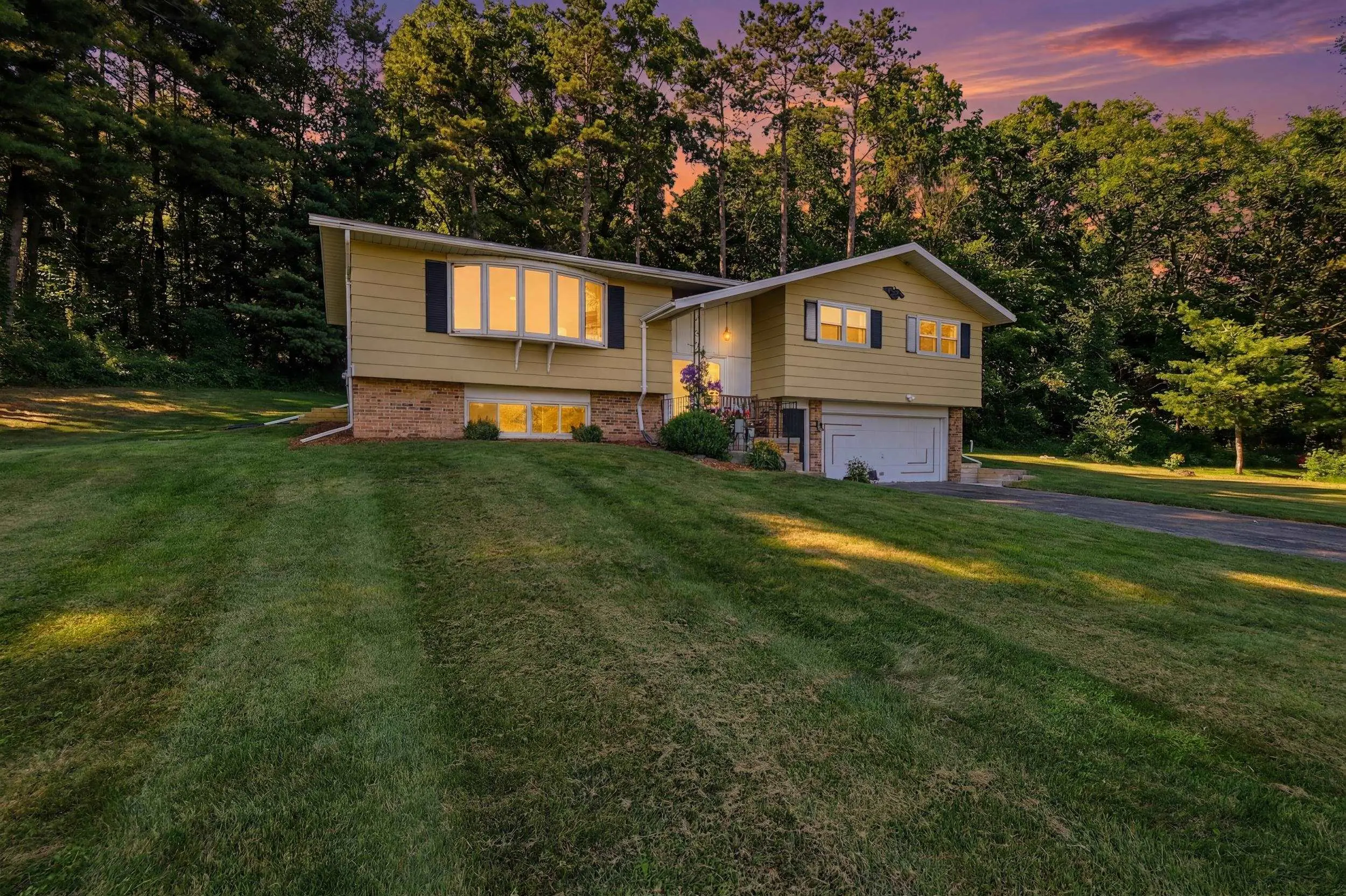 Photo of Listing #2028081
