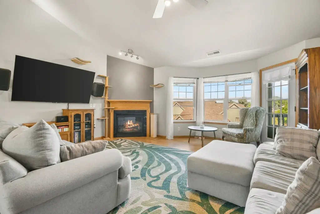 #4 - 3134 Dorchester Way, Madison
