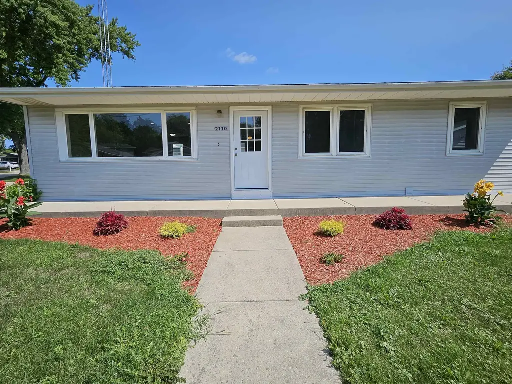 2110 W Memorial Drive, Janesville