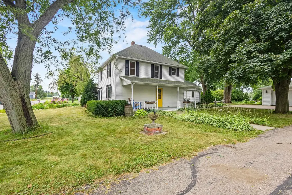 7629 County Road N, Bristol