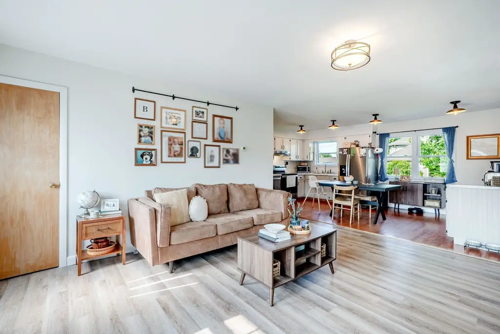306 S Ketterer Avenue, Montfort