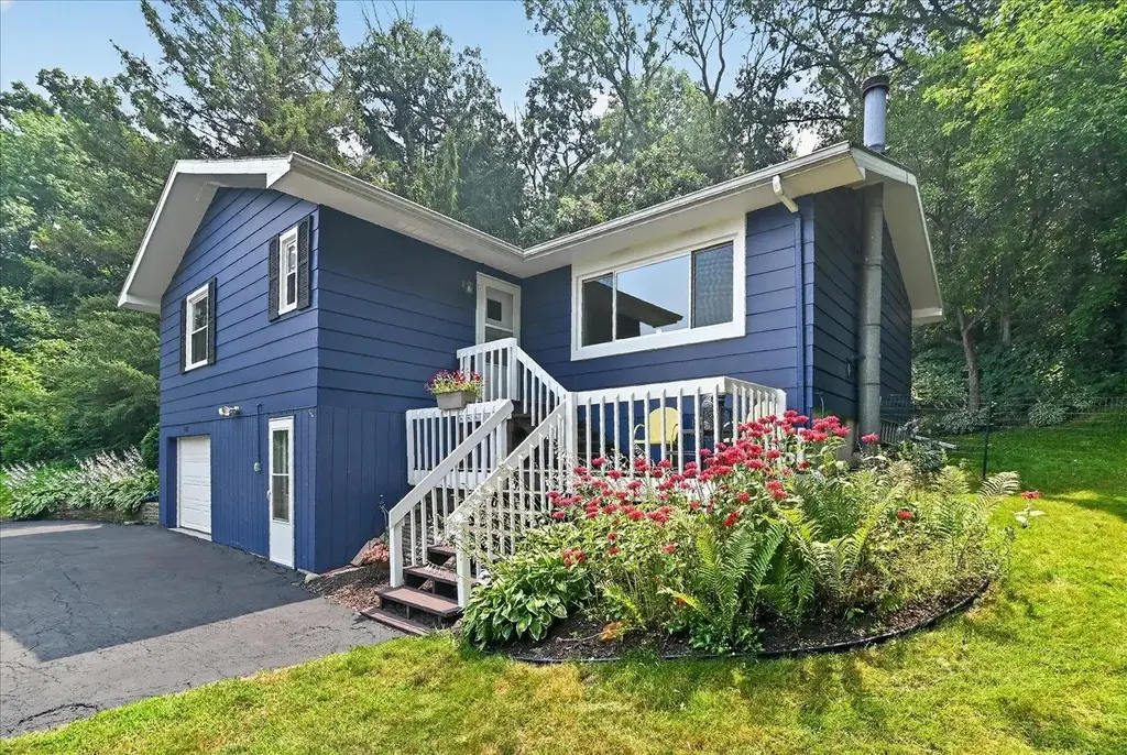 2801 N County Road M, Verona