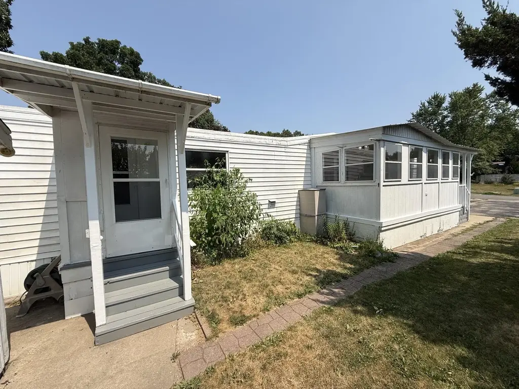 766 Northern Court, Stoughton