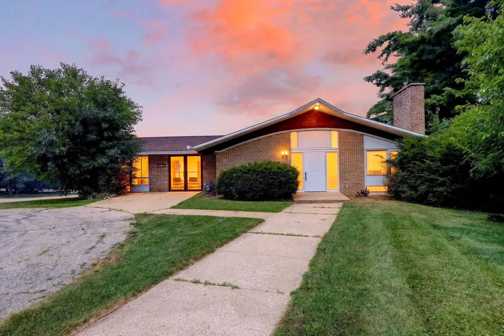 1 S Rosa Road, Madison