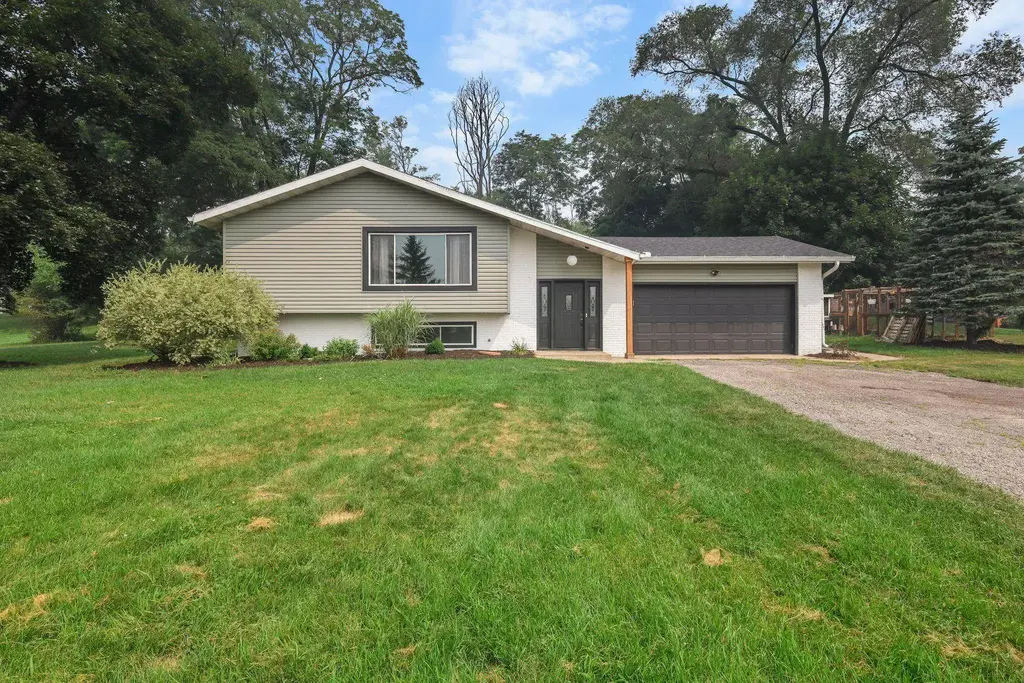W8372 Crawford Road, Pacific