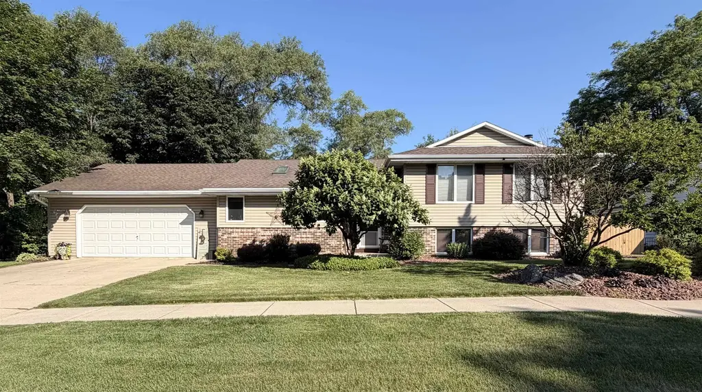 3703 Skyview Drive, Janesville