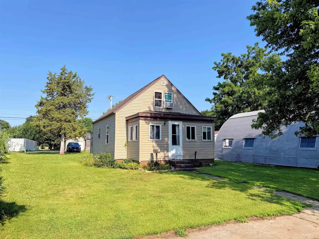 619 N Michigan Street, Prairie Du Chien