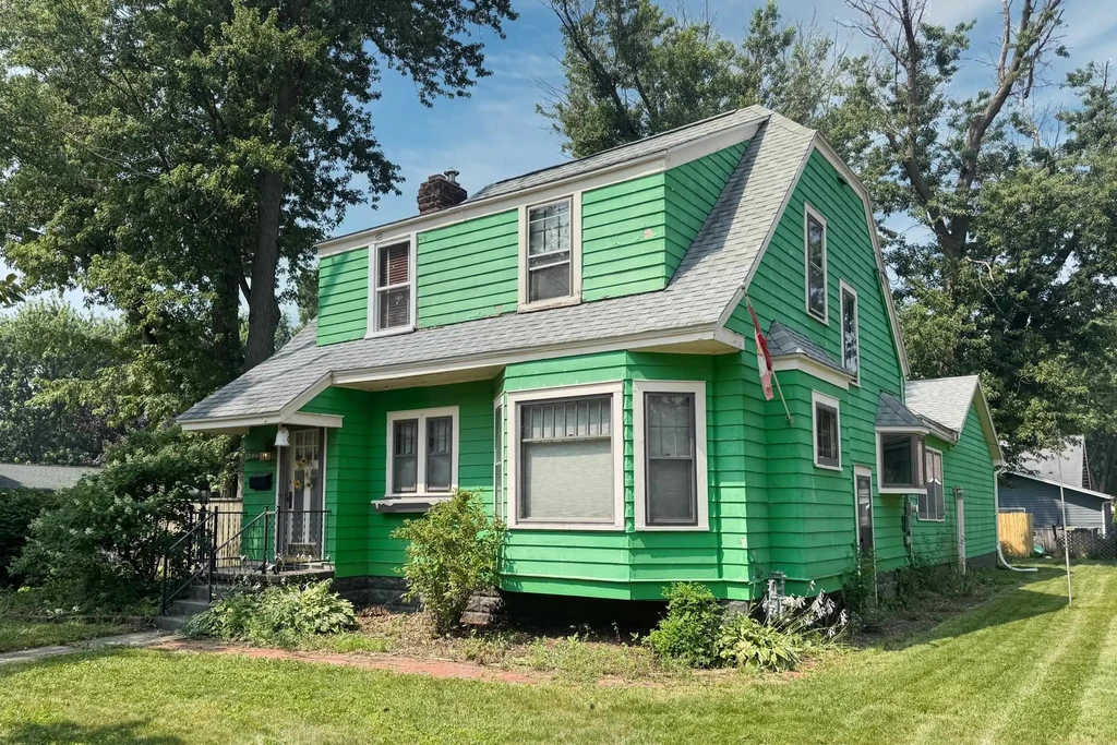 1252 Center Avenue, Janesville