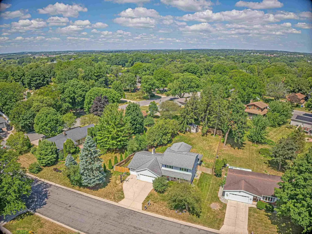 604 Woodlawn Way, Verona