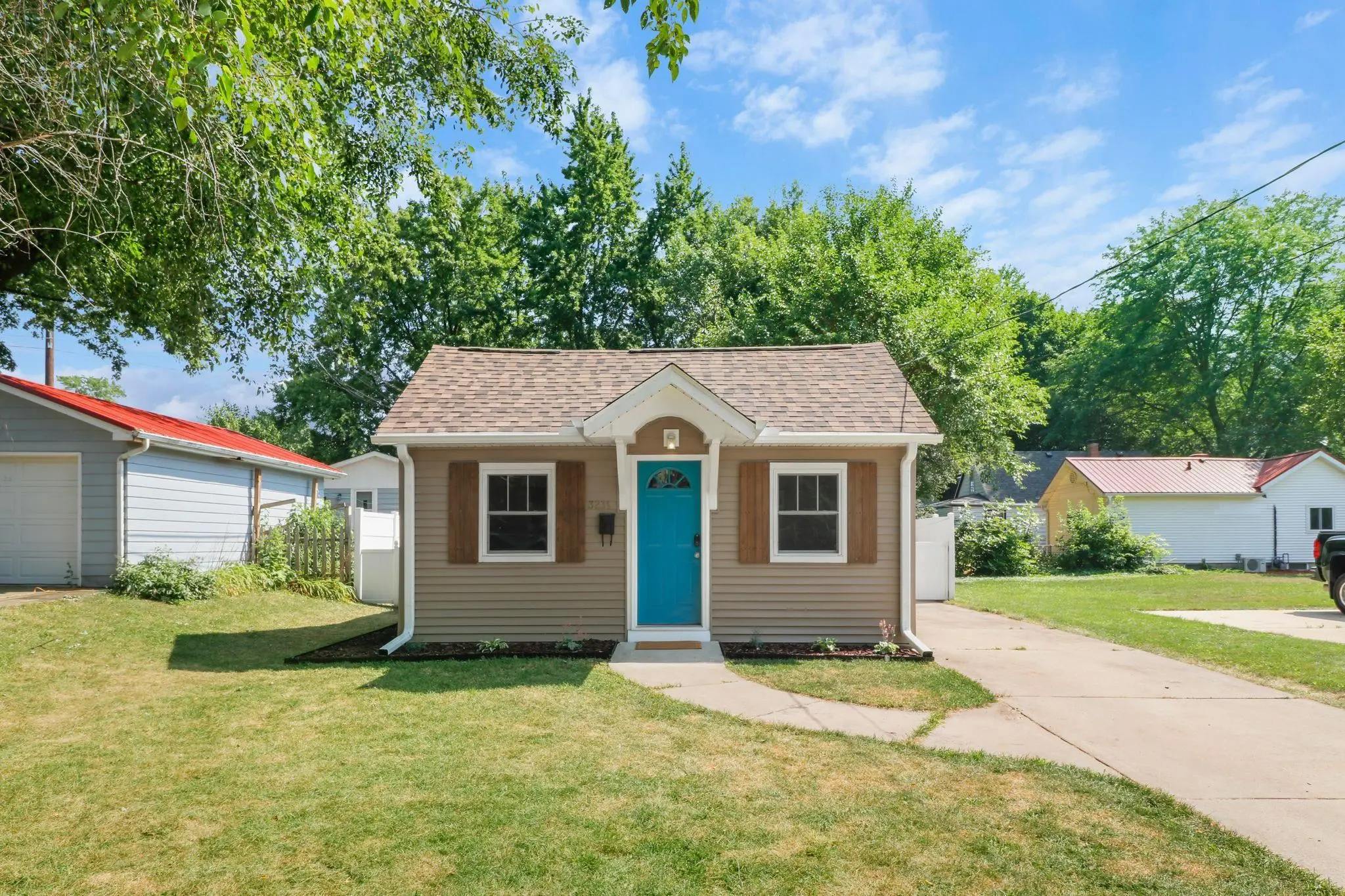 Photo of Listing #2028563