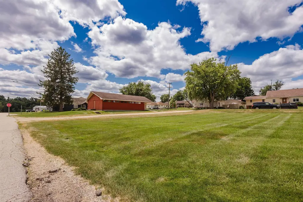 506 Main Street, Hollandale