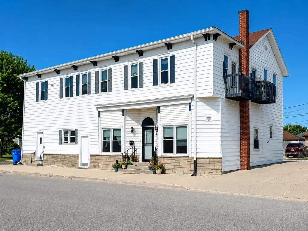 106-108 South Street, Waunakee