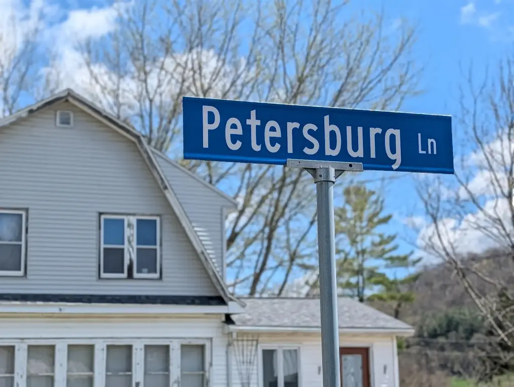 48670 Petersburg Lane, Haney