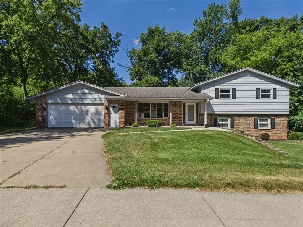 784 N Musket Ridge Drive, Sun Prairie