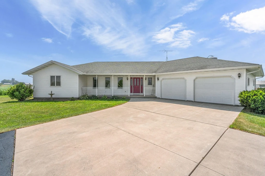 W13282 Carter Road, Metomen