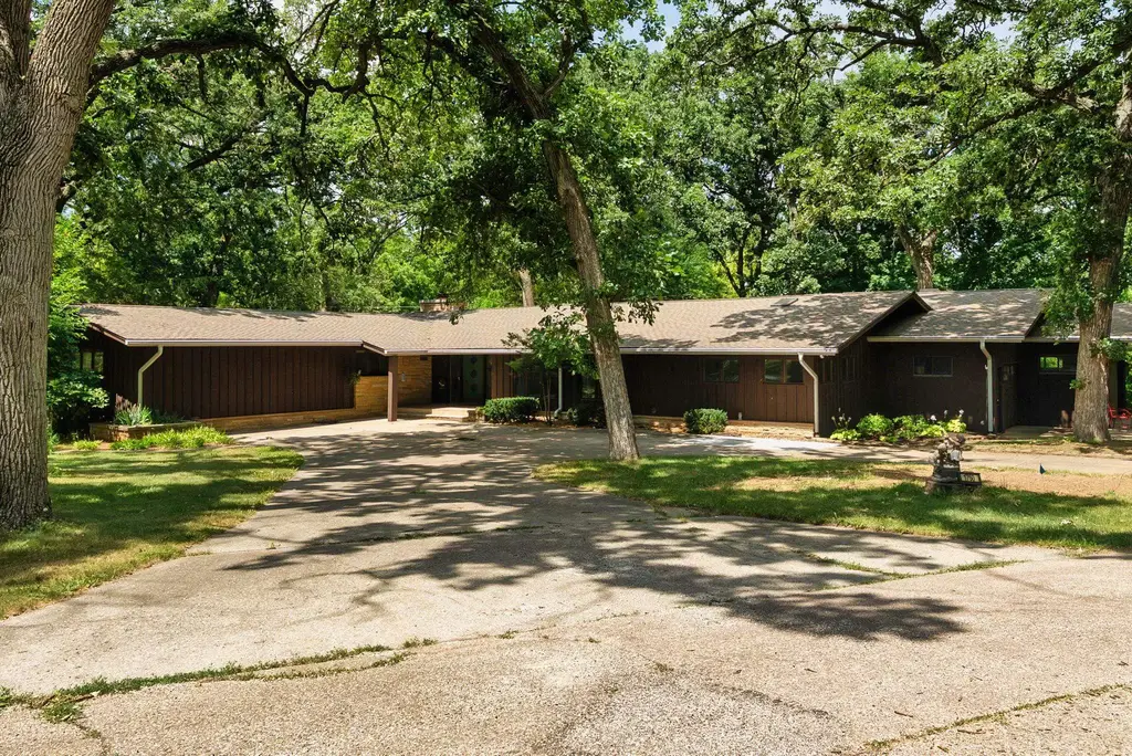 1750 E Ridge Road, Beloit