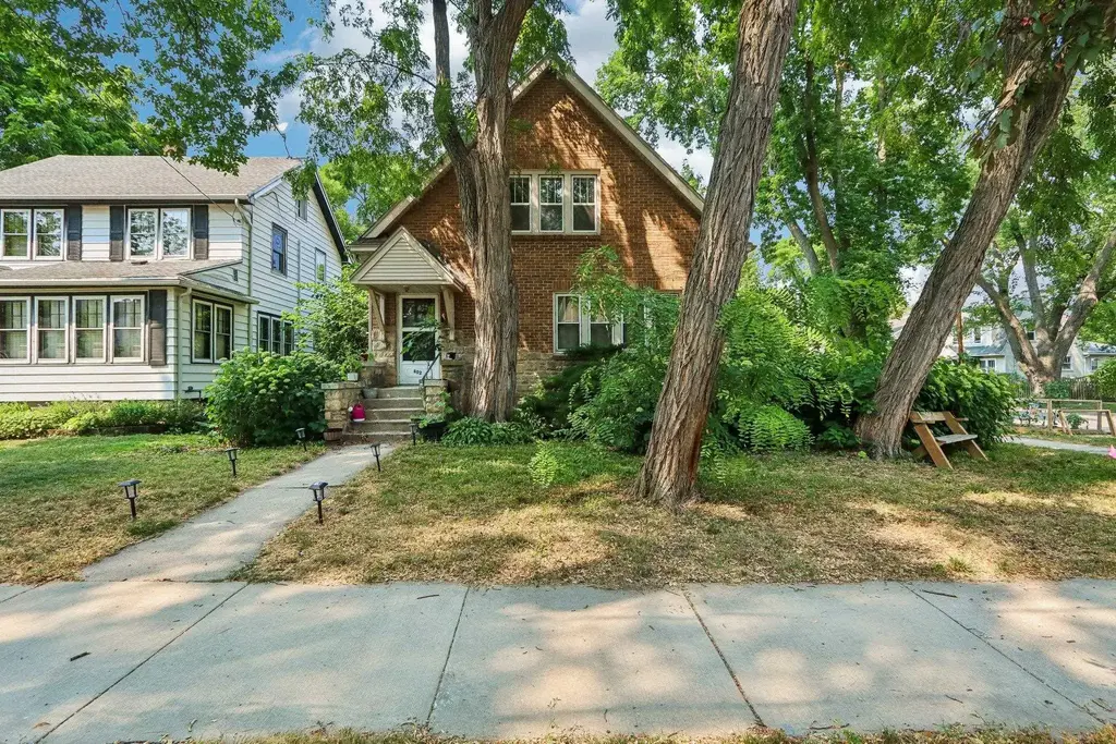 802 Emerson Street, Madison