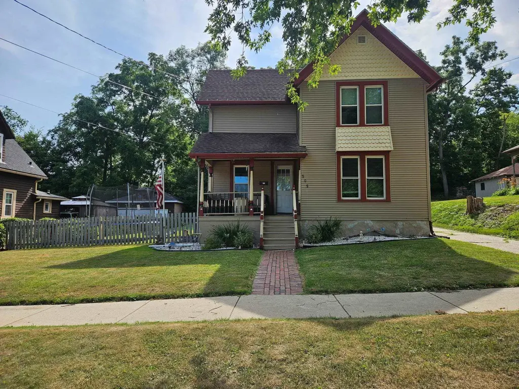 505 S Garfield Avenue, Janesville