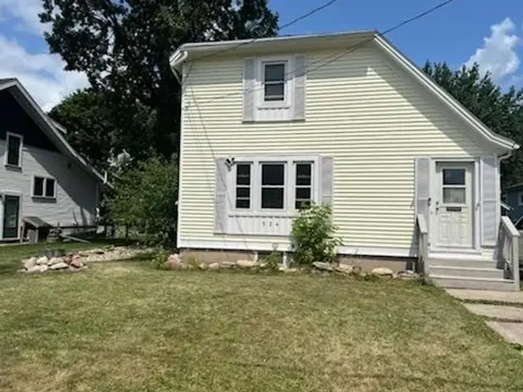 524 Bronson Street, Waupun