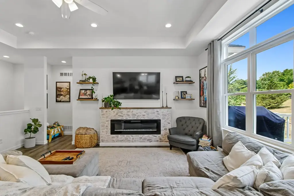 N6736 Clover Lane, Pacific