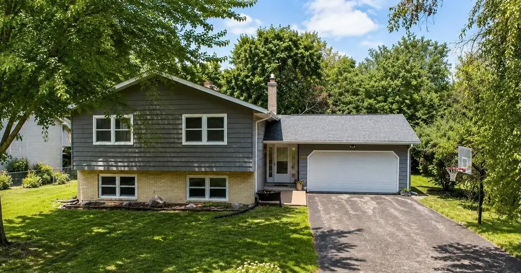 5654 Lacy Road, Fitchburg