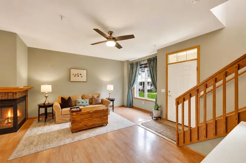 59 S Gardens Way, Fitchburg