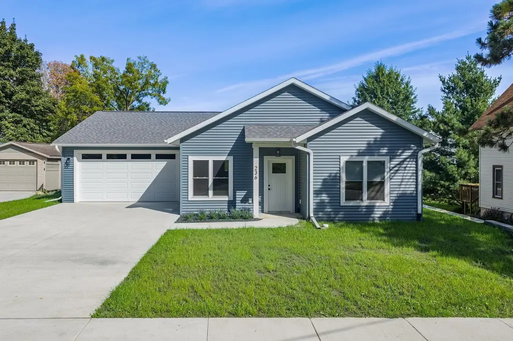 236 W 2nd Street, Reedsburg