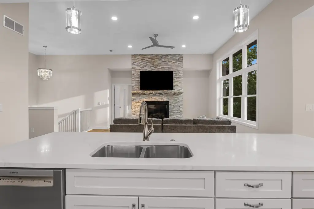 5611 N Vista, Janesville