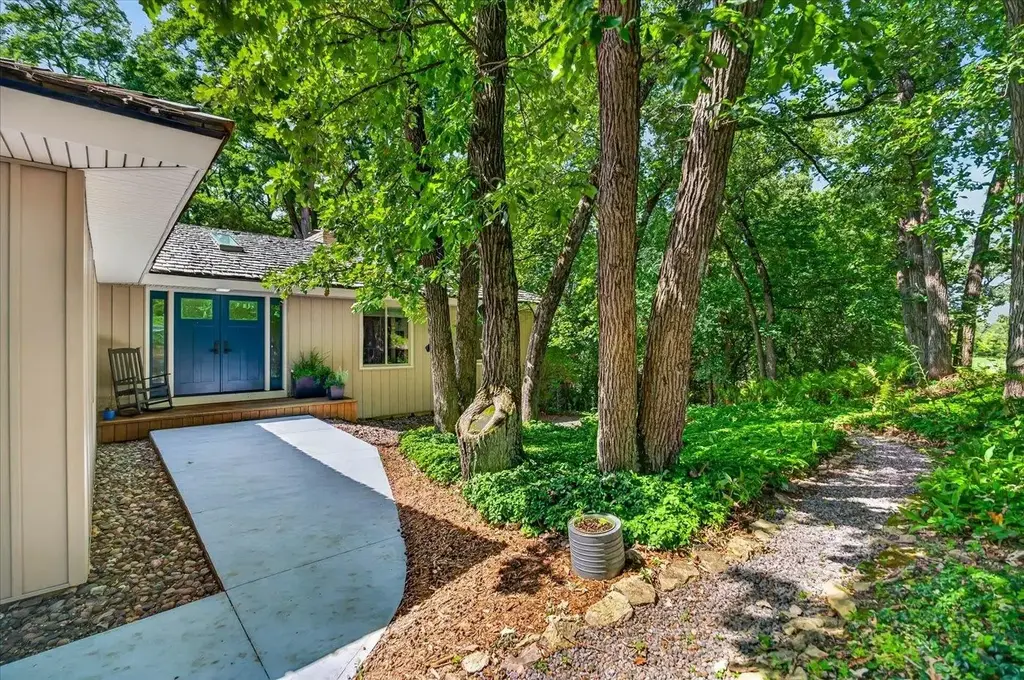 7116 Applewood Drive, Middleton