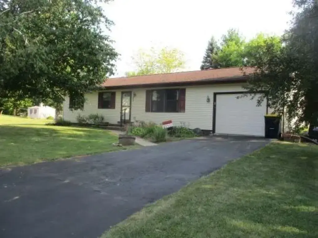 109 Pleasant Street, North Freedom