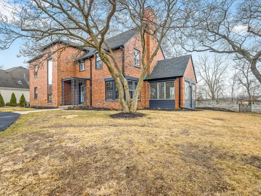 2014 Glenview Road, Rockford