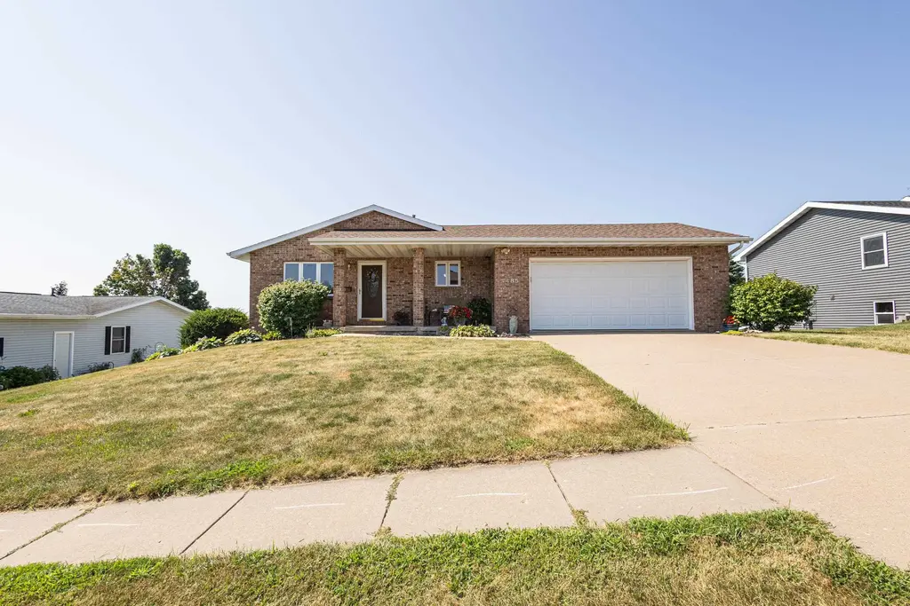 485 Apple Street, Dickeyville