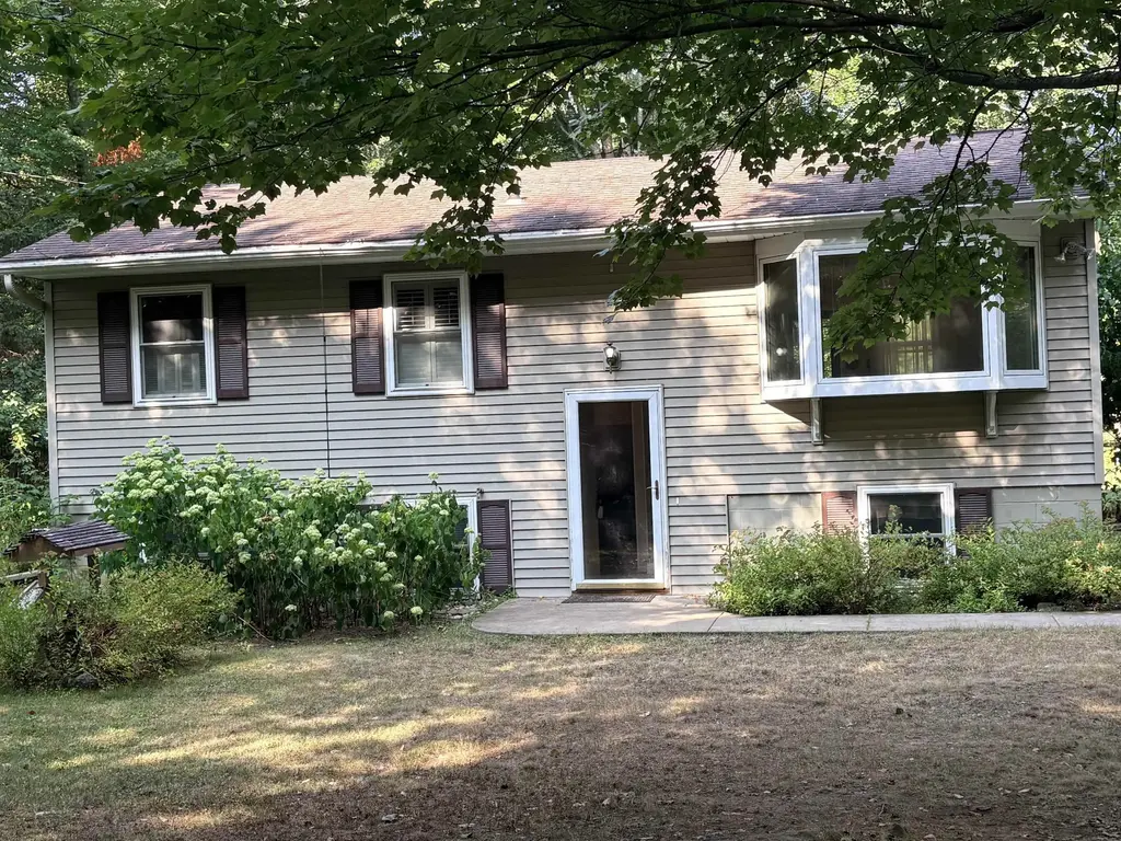 4733 Victoria Drive, Pine Lake