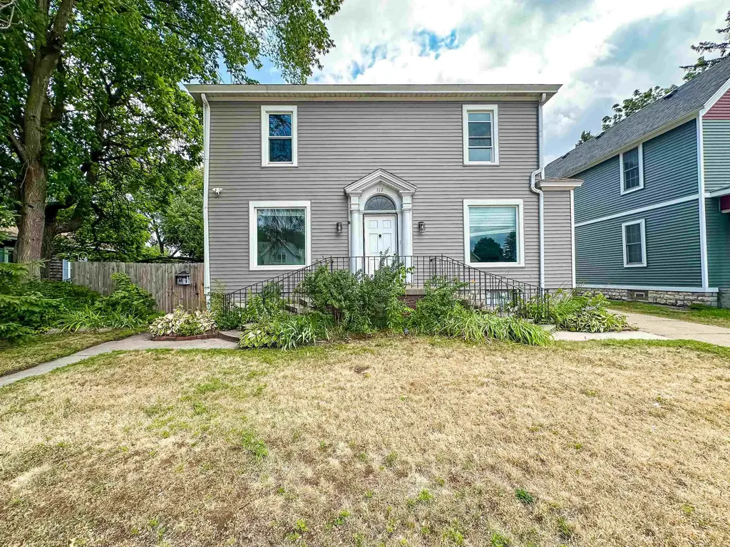 712 Marinette Avenue, Marinette