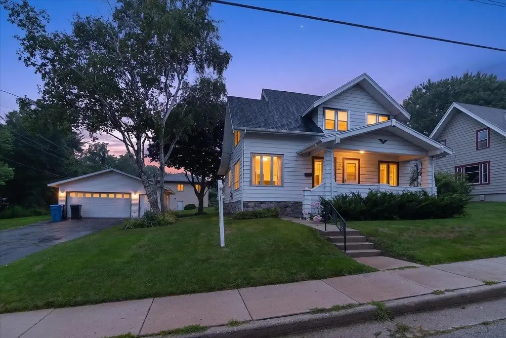 106 S 8th Street, Mount Horeb